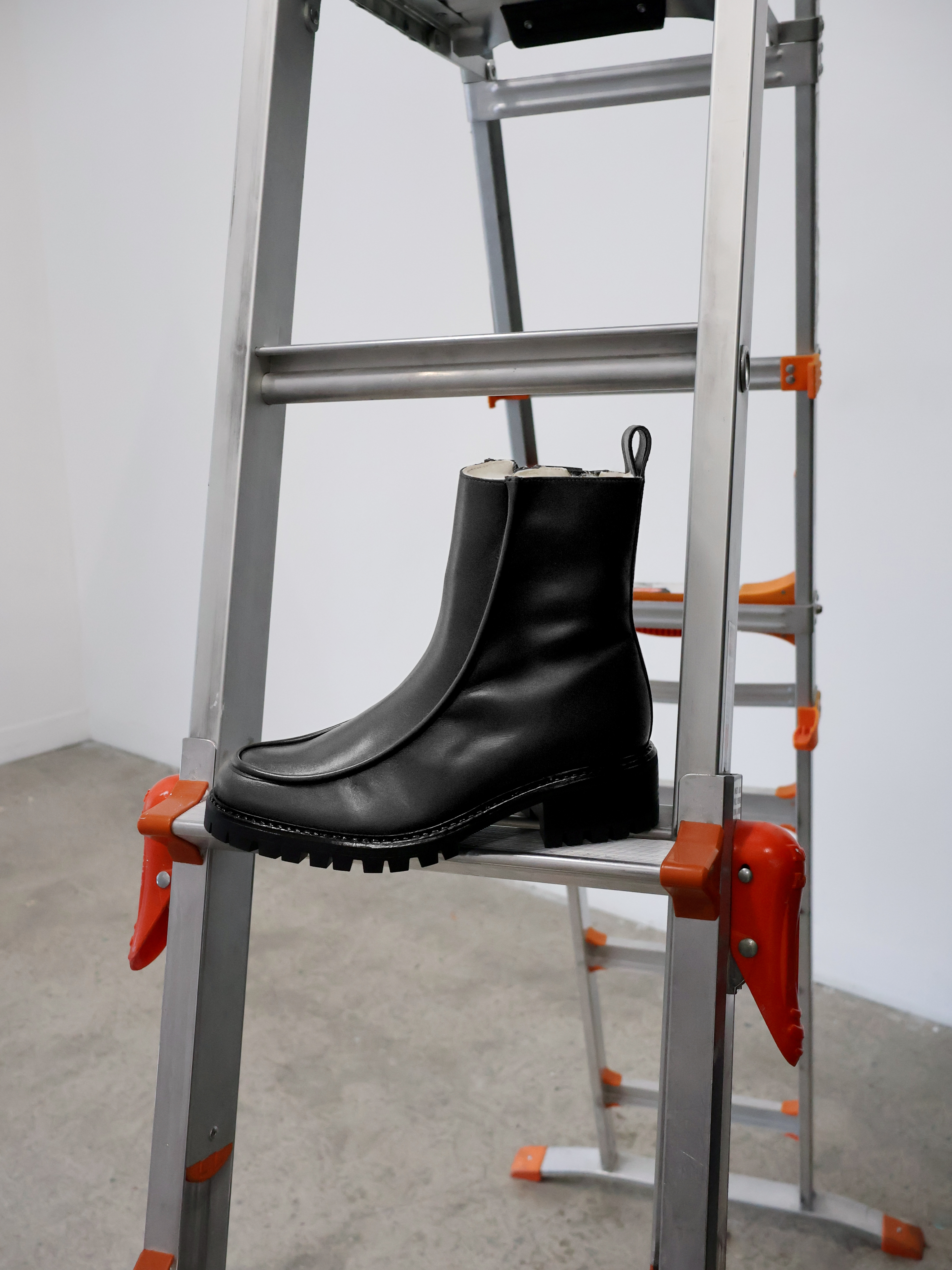 Vigo Black Lined Boot