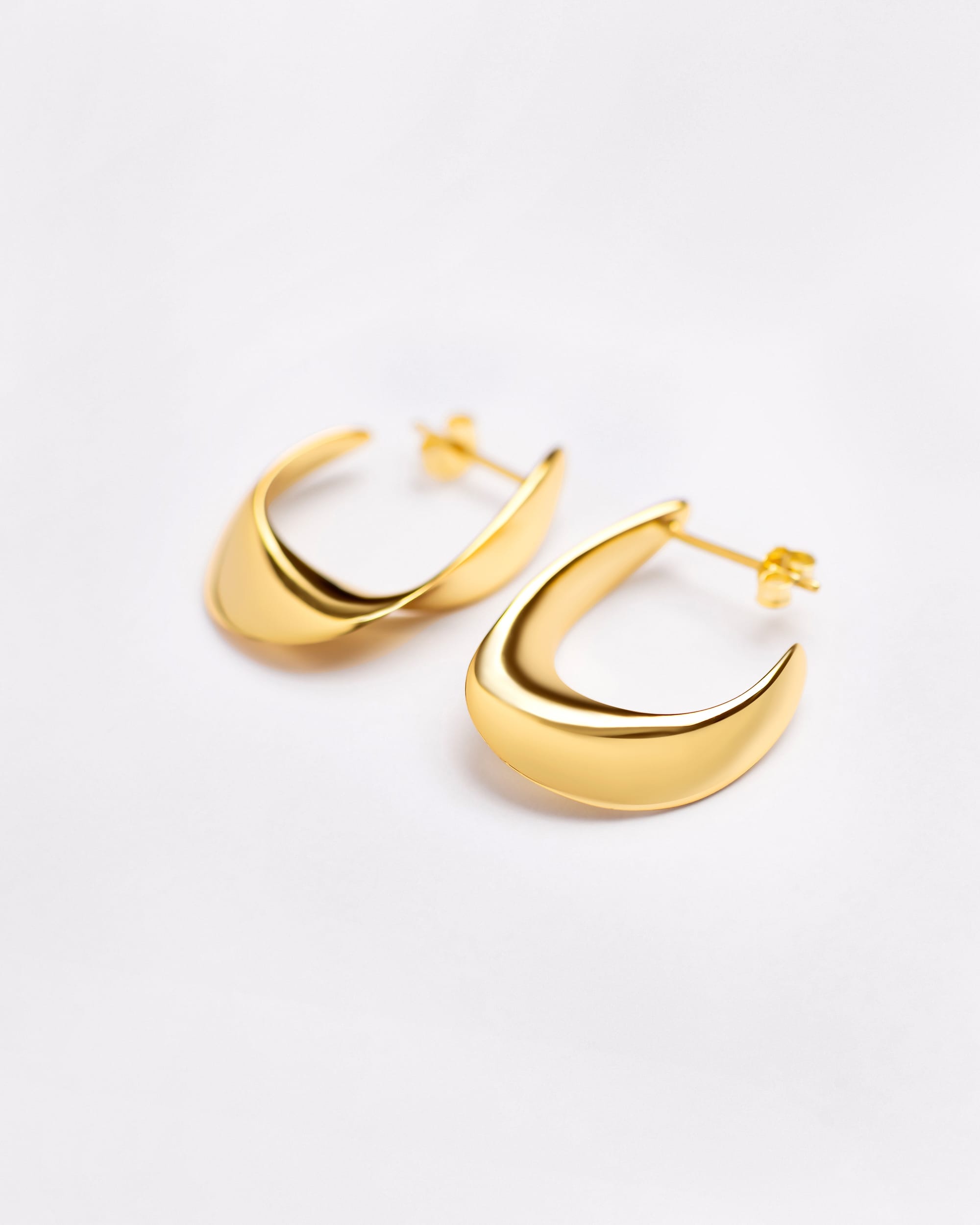 Luxe Twist Stud