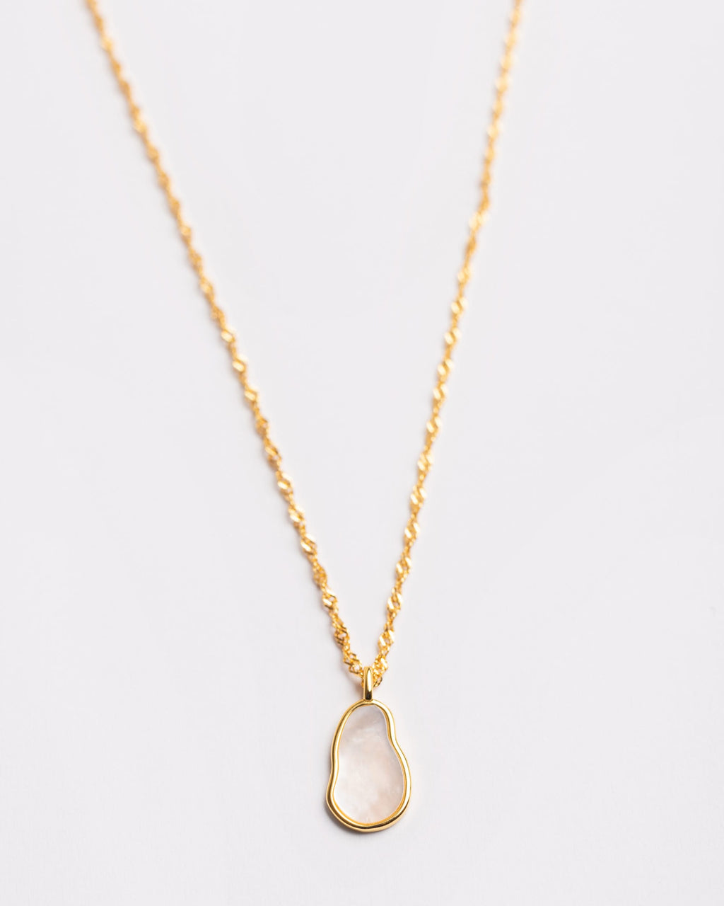 The Mother of Pearl Oval Necklace